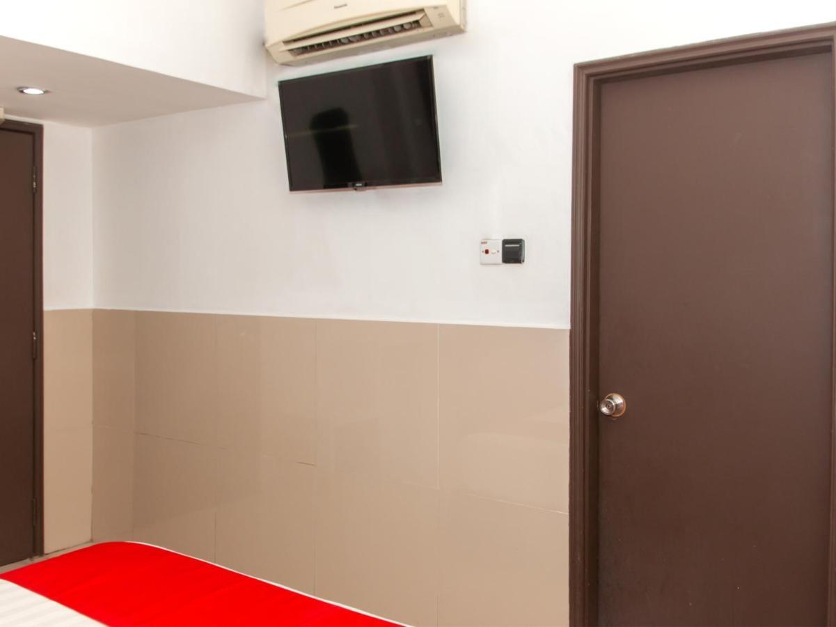 Oyo 89851 Leila Hotel Sandakan Luaran gambar